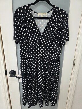 Paisley Raye Black White Polka Dot V-Neck‎ Dress Size 0X NWT Disney Pockets